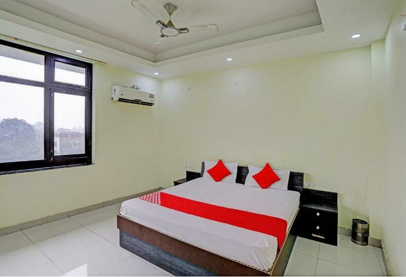 Трехместный Номер Классика, Oyo Flagship Shree Shyam Kripa Hotel And Restaurant