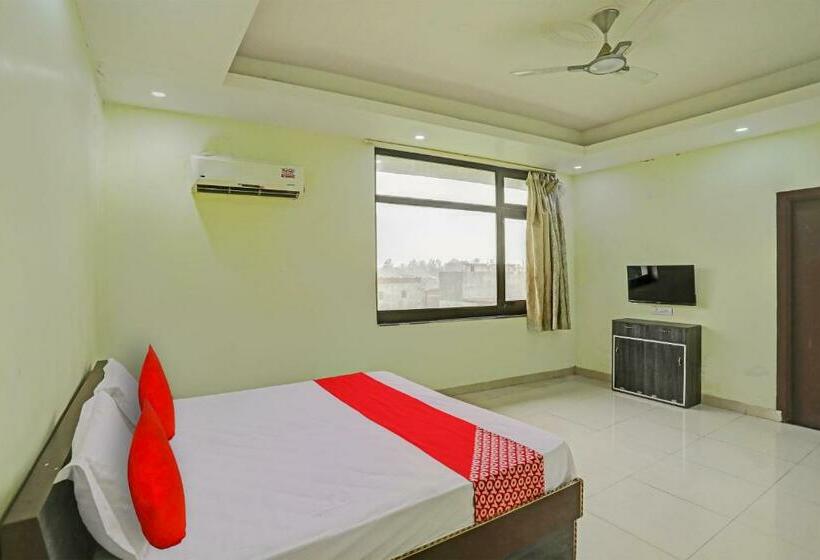Трехместный Номер Классика, Oyo Flagship Shree Shyam Kripa Hotel And Restaurant