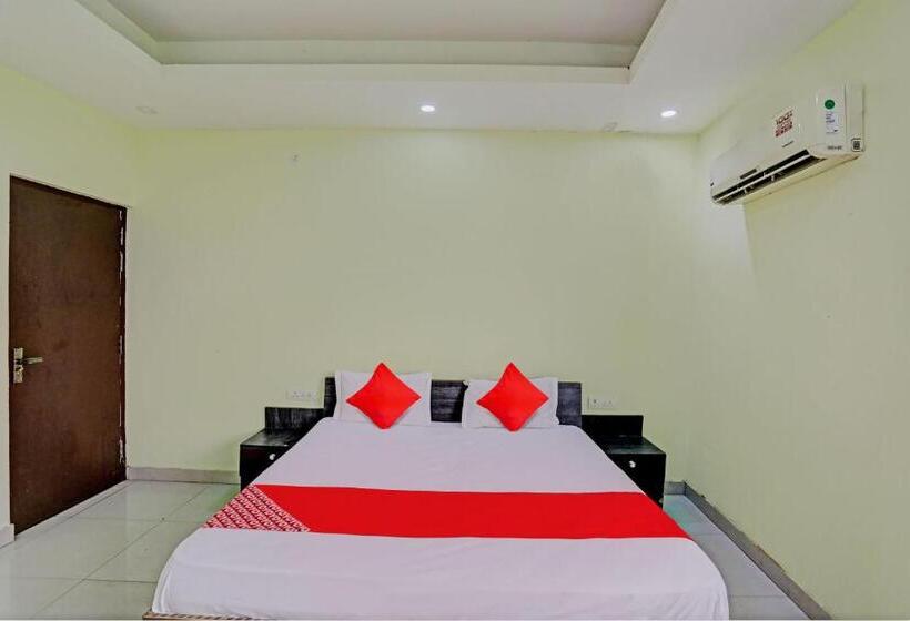 Трехместный Номер Классика, Oyo Flagship Shree Shyam Kripa Hotel And Restaurant