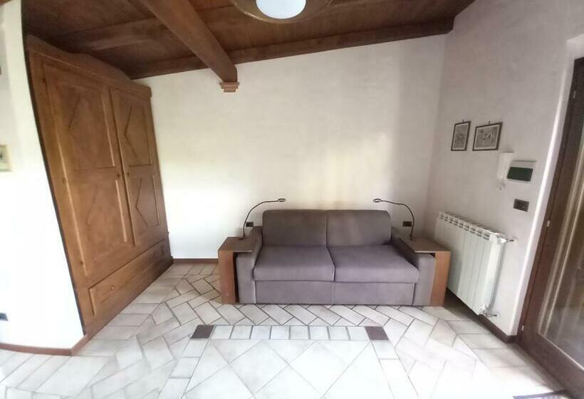 Студио Стандарт Вид на Сад, B&b Monte Tavolino