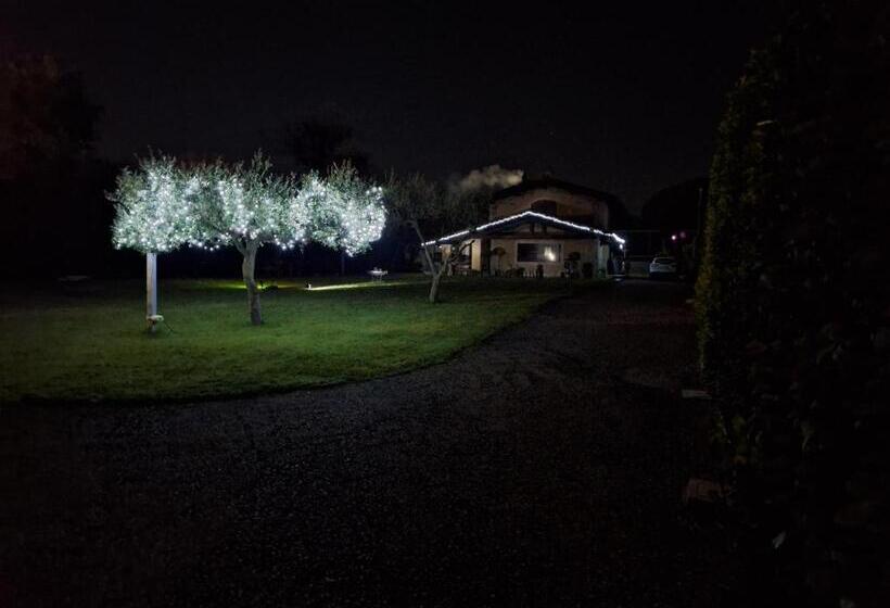 Студио Стандарт Вид на Сад, B&b Monte Tavolino