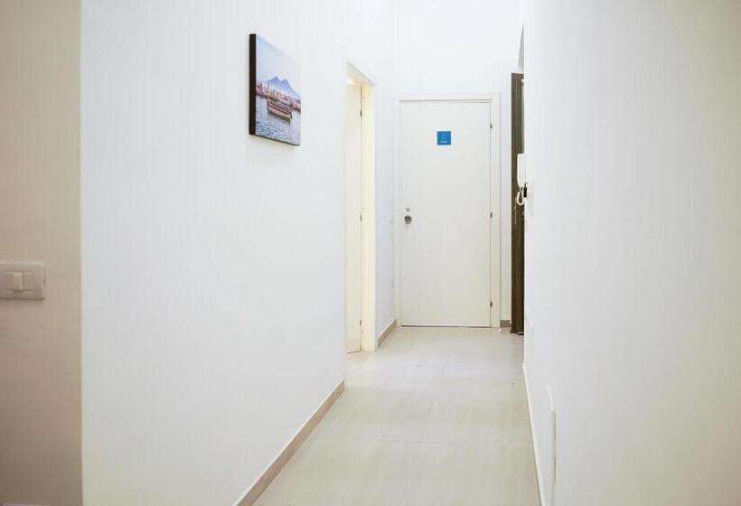 Номер Deluxe, From Home To Vesuvius Rooms