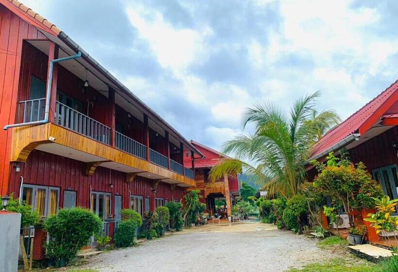 اتاق استاندارد سه تخته با بالکن, Inthila Garden Guest House