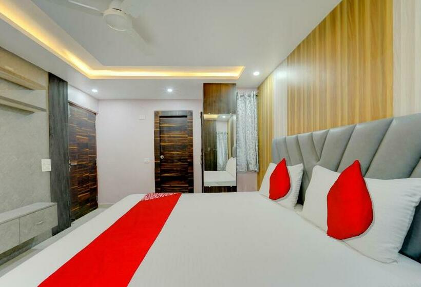 اتاق استاندارد, Oyo Flagship N S Hotel Banquet & Cafe