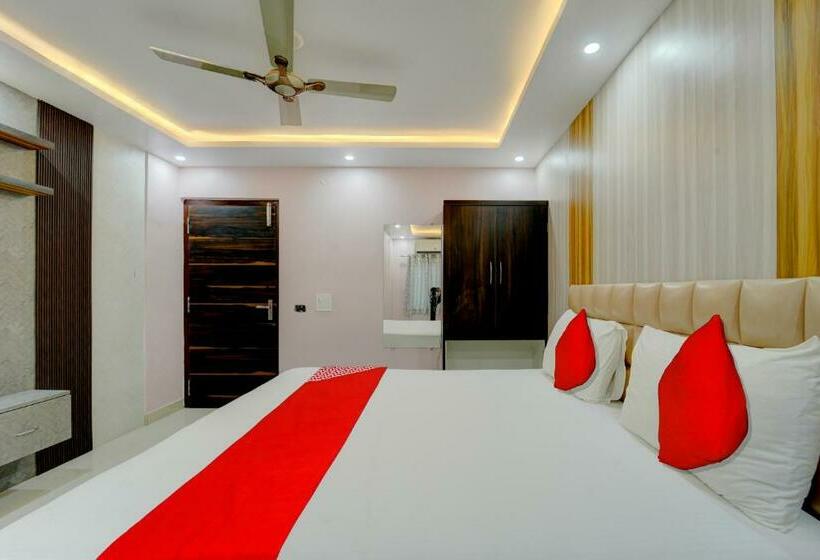 اتاق استاندارد, Oyo Flagship N S Hotel Banquet & Cafe