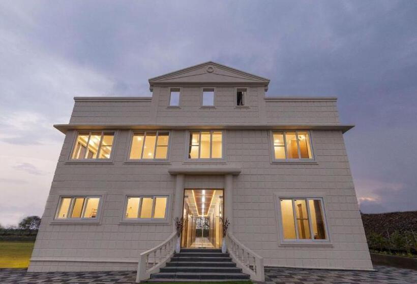 سوییت جونیور, Nanded Boutique Retreat