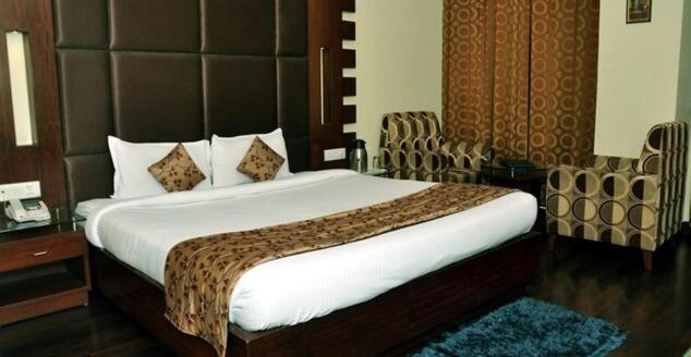 디럭스 룸, A Luxurious Stay