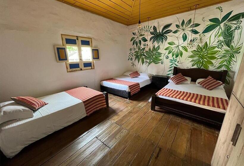 Четырехместный Номер Стандарт, Hostal Ciudad De Segorbe