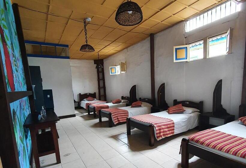 Кровать в Общей Комнате, Hostal Ciudad De Segorbe