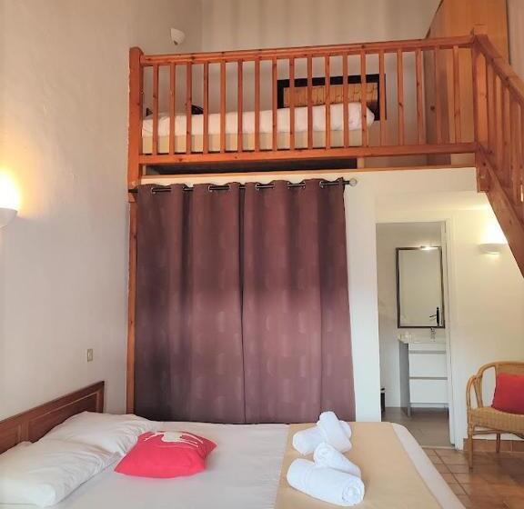 Четырехместный Номер Стандарт, Chalet Hôtel Les Blancs