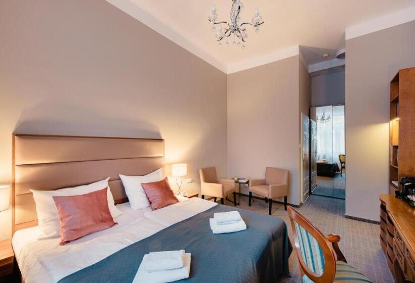 اتاق لوکس, Aparthotel Old Town