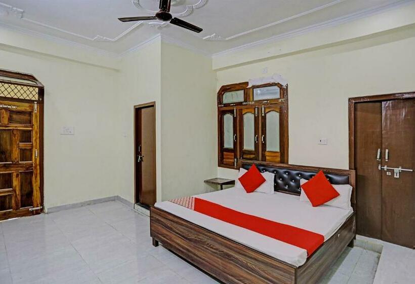 اتاق کلاسیک سه تخته, Oyo Flagship Hotel Sunshine