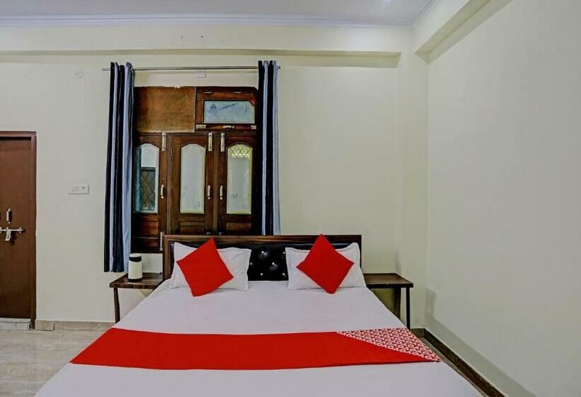 اتاق کلاسیک سه تخته, Oyo Flagship Hotel Sunshine