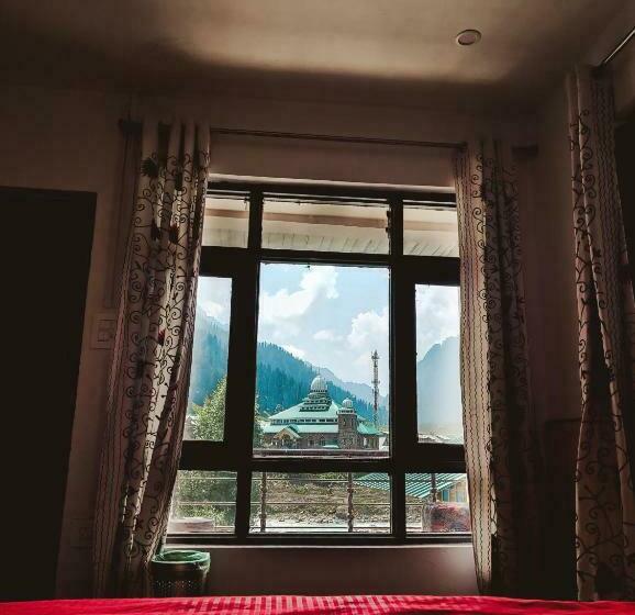 Номер Deluxe с Балконом, Mitra Hostel Sonamarg