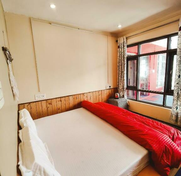Номер Deluxe с Балконом, Mitra Hostel Sonamarg