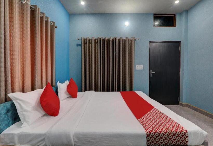 اتاق کلاسیک سه تخته, Fly Inn