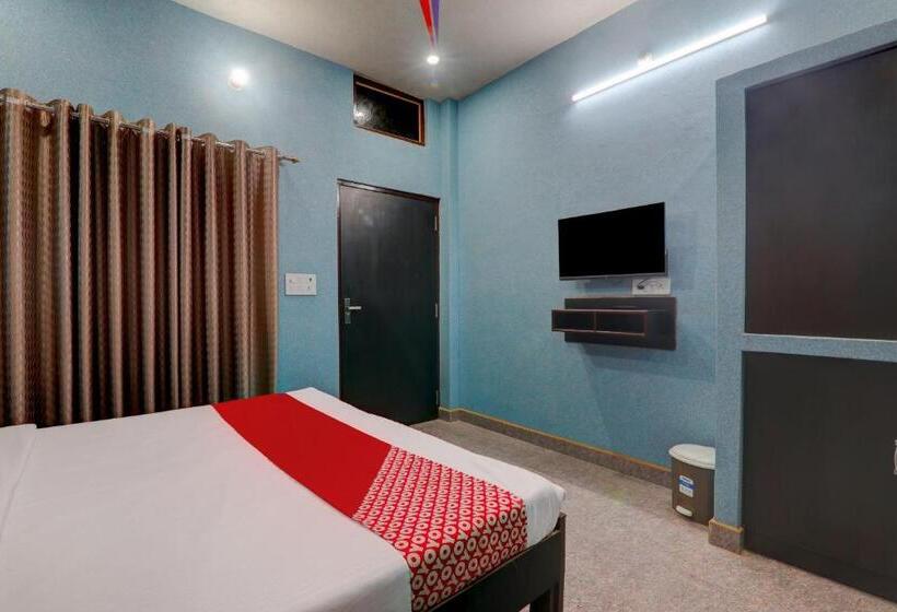 اتاق کلاسیک سه تخته, Fly Inn
