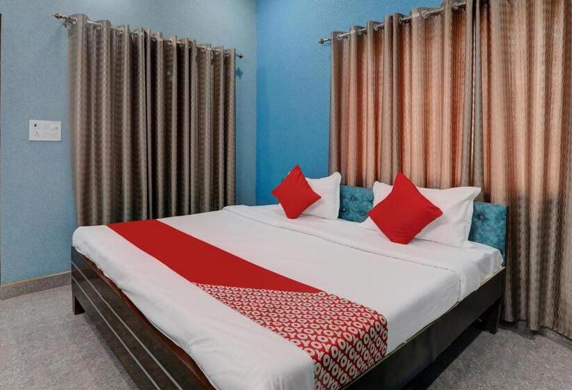 اتاق کلاسیک سه تخته, Fly Inn