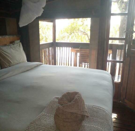 اتاق لوکس سه تخته, Nako Okavango Guesthouse