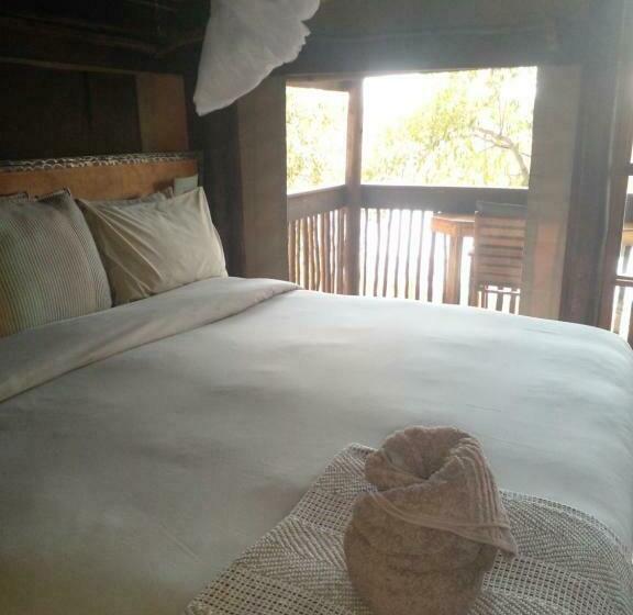 اتاق لوکس سه تخته, Nako Okavango Guesthouse
