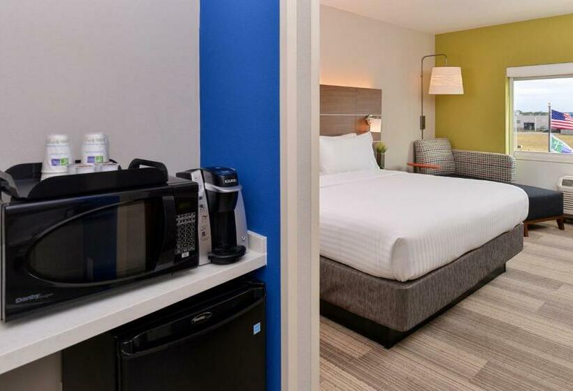 스탠다드 룸 킹사이즈 침대, Holiday Inn Express & Suites Trinity, An Ihg