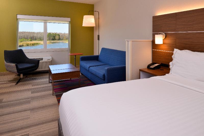 스위트 킹사이즈 침대, Holiday Inn Express & Suites Trinity, An Ihg