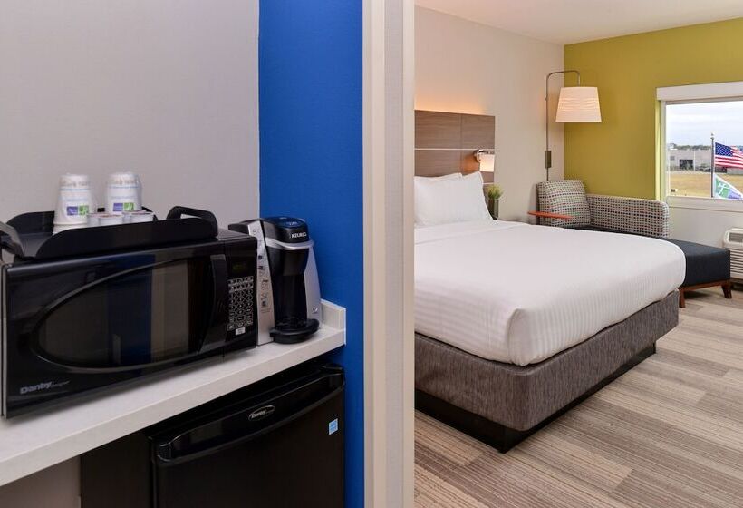 스위트, Holiday Inn Express & Suites Trinity, An Ihg