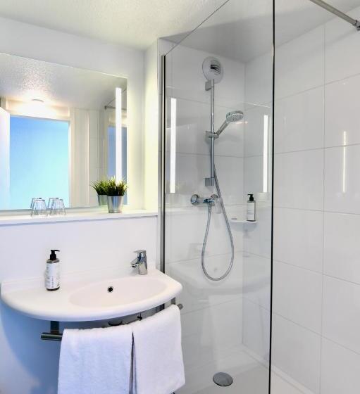 اتاق استاندارد سه نفره, Ibis Budget Vannes