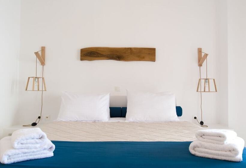 Studio Standard Vue Mer, Santorini Crystal Blue Boutique