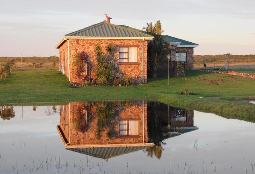 منزل غرفة نوم واحدة, Mentors Country Estate