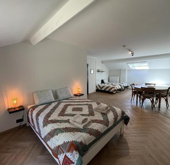 Семейный Номер, Habitat