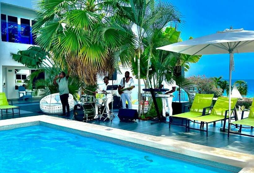 اتاق استاندارد با چشم‌انداز استخر, Morgans Cliff Villa