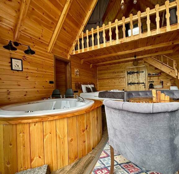 اتاق استاندارد با تراس, Dağlara Bungalov