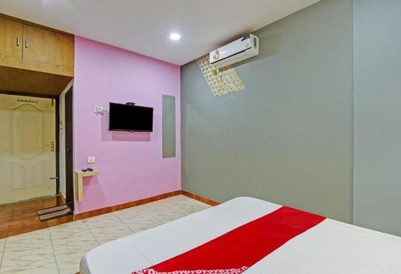 Номер Стандарт, Super Oyo Flagship Karipur Residency