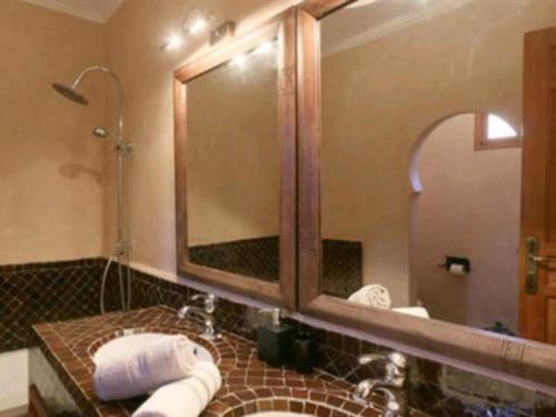اتاق استاندارد سه نفره, Arabian Riad