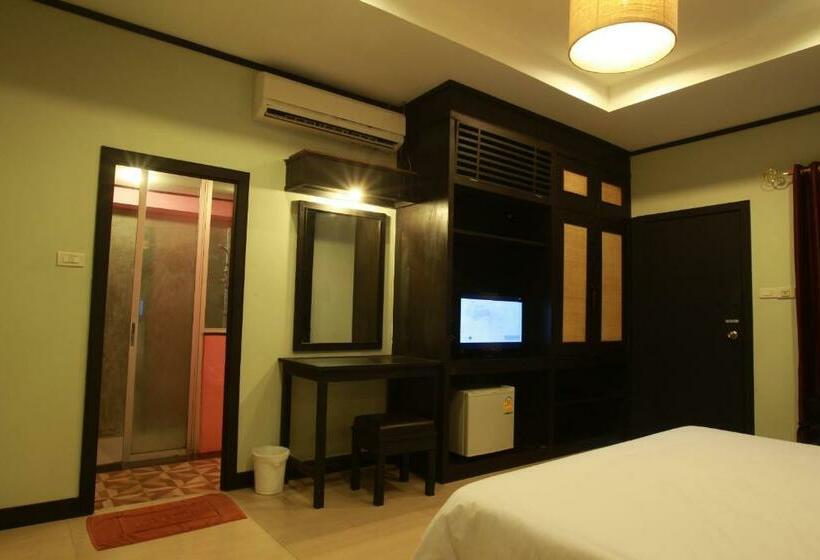 Номер Superior с Балконом, Nice Resort Pattaya