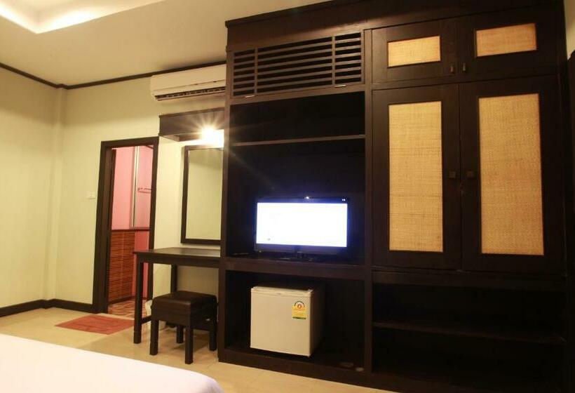 Номер Superior с Балконом, Nice Resort Pattaya