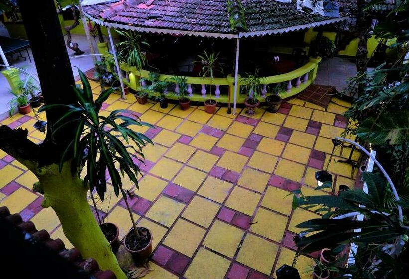 Family Room, Oyo Rooms Candolim Beach 3