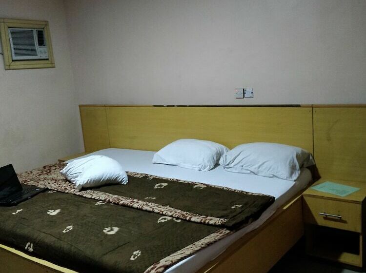 اتاق اجرایی, Semper Diamond Lodge