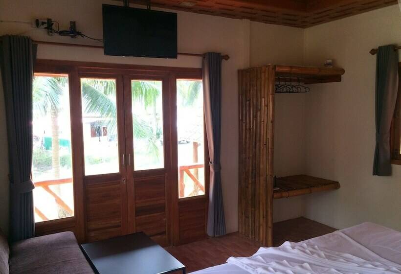 Семейный Номер, The Ford Sunset Beach Resort