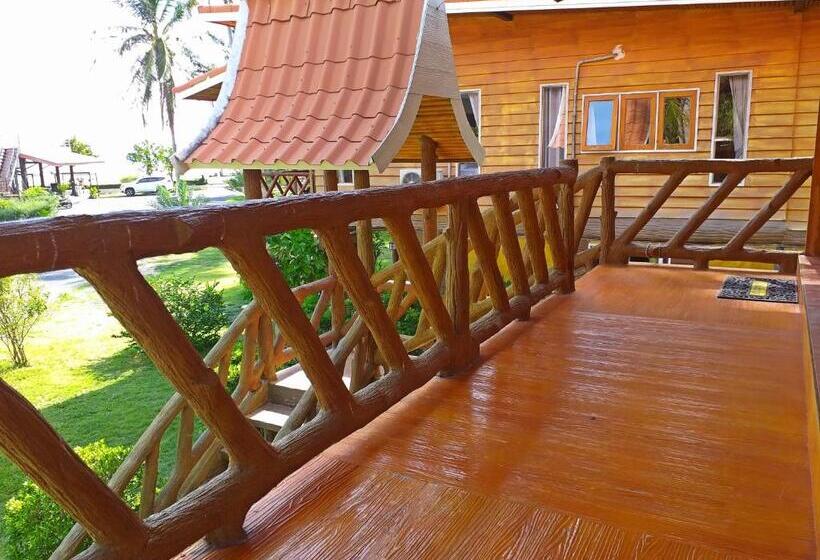 Семейный Номер, The Ford Sunset Beach Resort