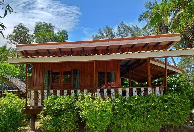 Семейное Бунгало, The Ford Sunset Beach Resort