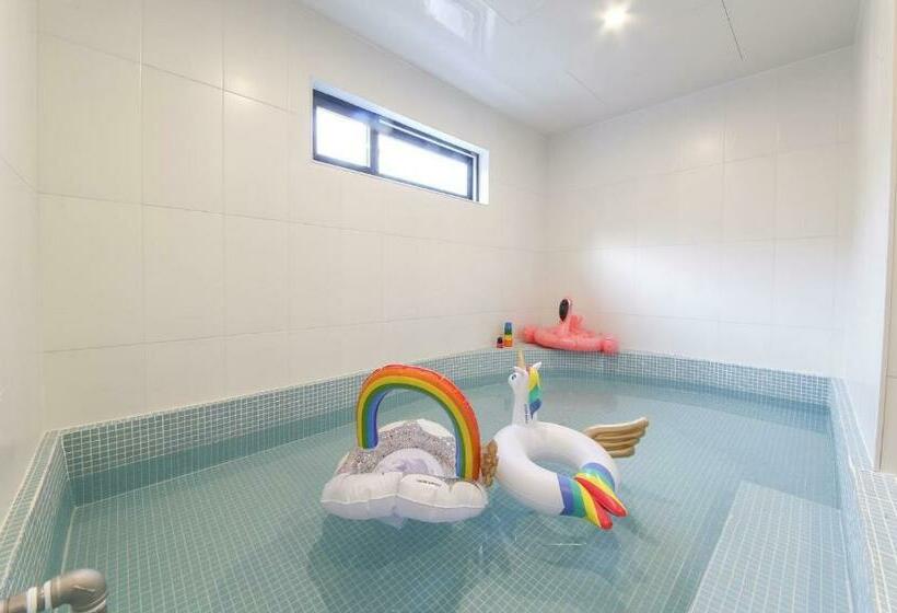 سوئیت با تخت بزرگ, Kids Hotel Sangsang Play