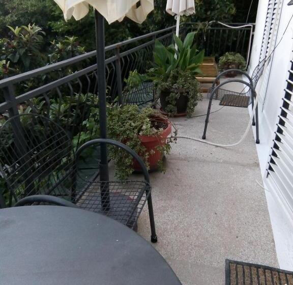 سوییت, Guest House Villa Kosa