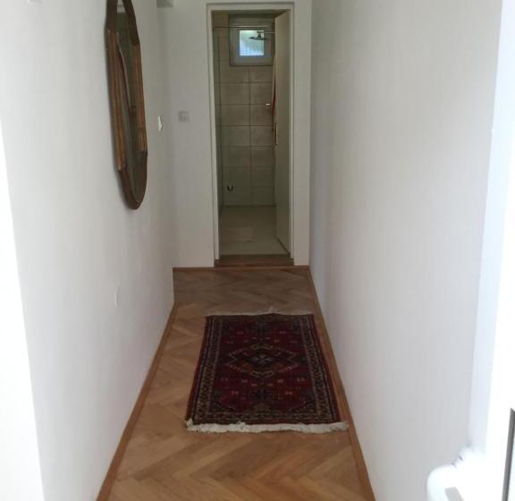 سوییت, Guest House Villa Kosa