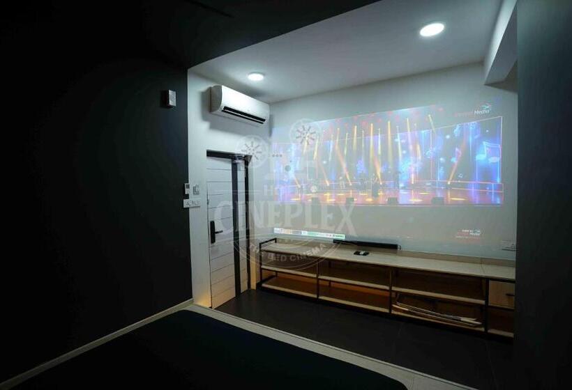 اتاق لوکس با تخت بزرگ, Cineplex