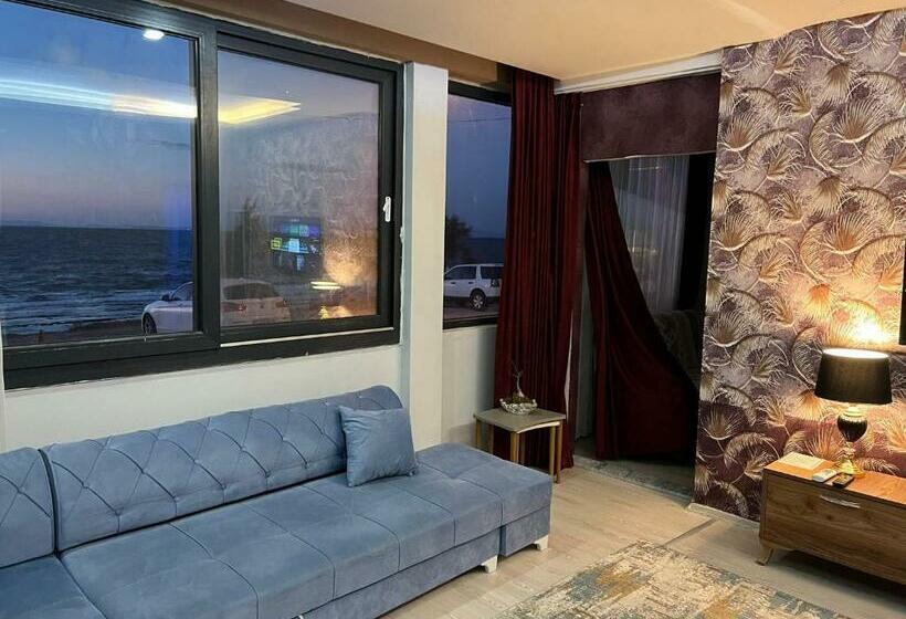 اتاق خانوادگی, Comfort Sui̇tes Urla