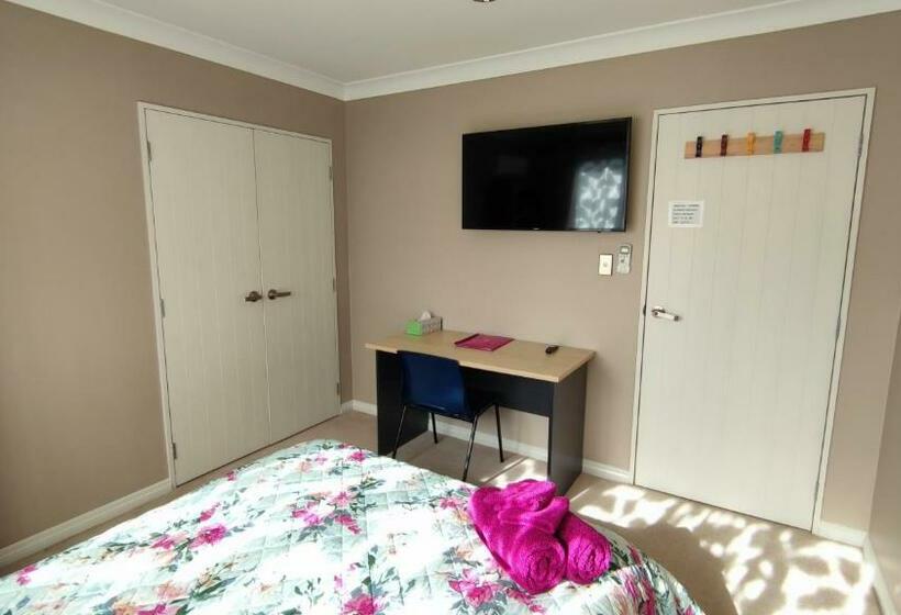 Quarto Estandar, Monique S Nth Shore Prvt Bthrom Air Con Tv茉莉卡独立卫浴空调屋4人