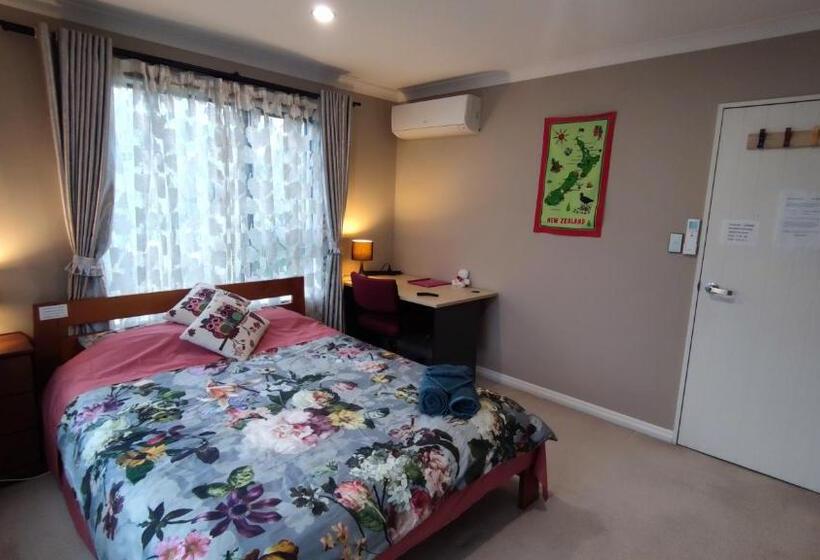 Quarto Estandar, Monique S Nth Shore Prvt Bthrom Air Con Tv茉莉卡独立卫浴空调屋4人