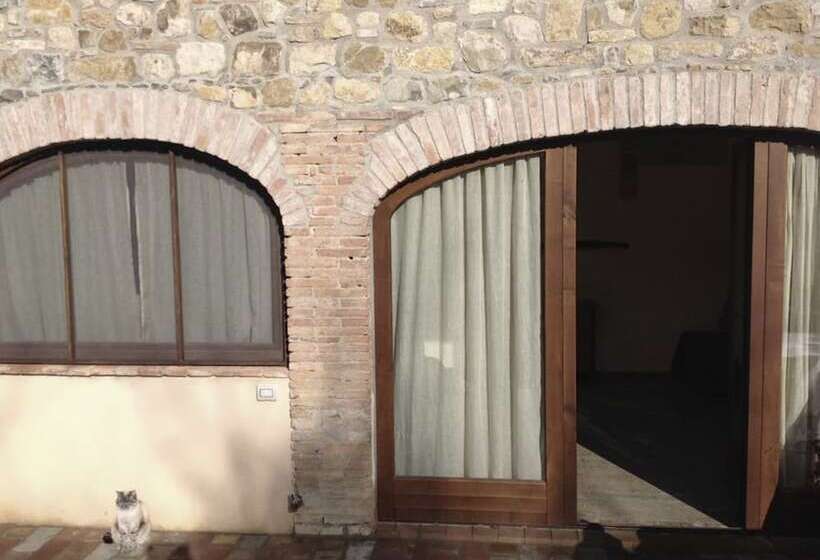スタンダードスタジオ, Agriturismo Le Canterie